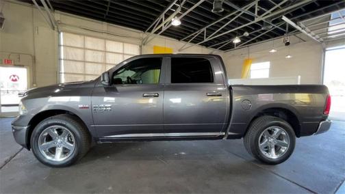 Photo 5 of 24 of 2019 RAM 1500 Classic Lone Star