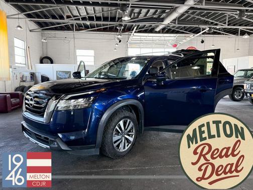 2022 Nissan Pathfinder SL 4WD