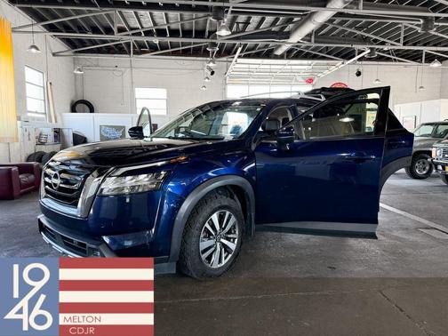 2022 Nissan Pathfinder SL 4WD