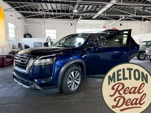 2022 Nissan Pathfinder SL 4WD