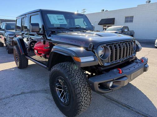 Black Clearcoat 2026 Jeep Wrangler Rubicon