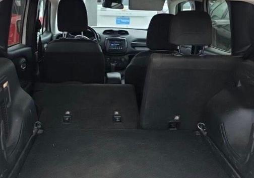 Alpine White 2018 Jeep Renegade Altitude