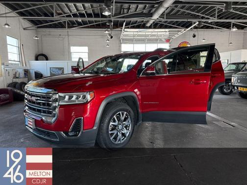2023 GMC Acadia AWD SLT