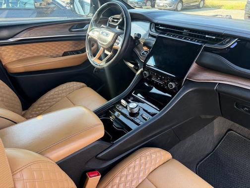 2022 Jeep Grand Cherokee L Summit