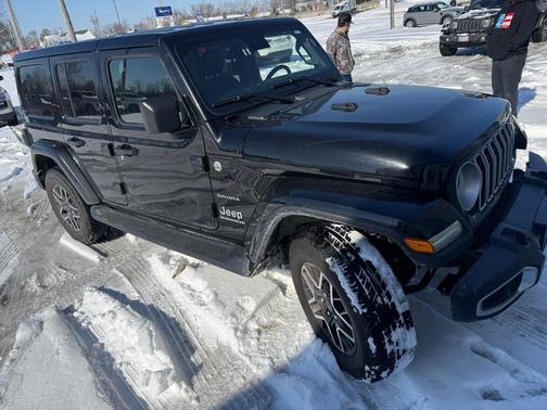 2024 Jeep Wrangler 4-Door Sahara 4x4