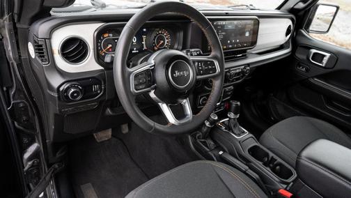 2024 Jeep Wrangler 4-Door Sahara 4x4