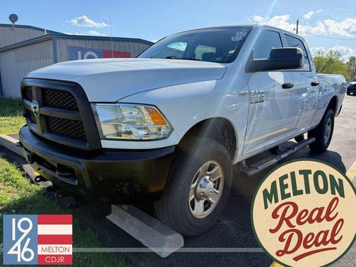 Bright White Clearcoat 2017 RAM 3500 Tradesman Crew Cab 4x4 6'4' Box