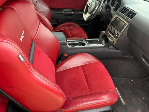 2014 Dodge Challenger SRT8