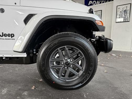 2026 Jeep Gladiator Sport S