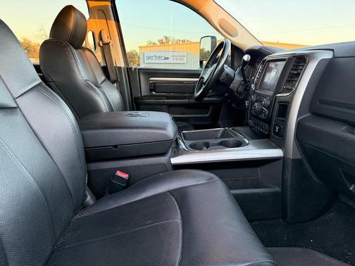 2018 RAM 2500 Laramie Crew Cab 4x4 6'4' Box