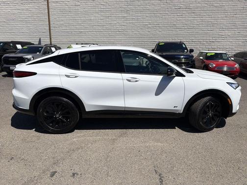 Summit White 2026 Buick Envista Sport Touring FWD