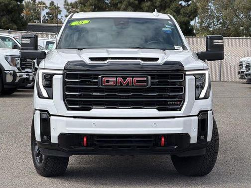 Summit White 2025 GMC Sierra 2500 AT4
