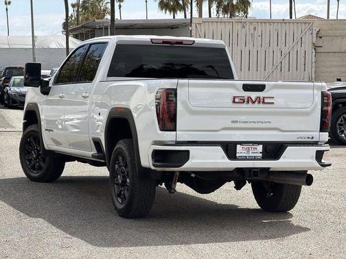 Summit White 2025 GMC Sierra 2500 AT4