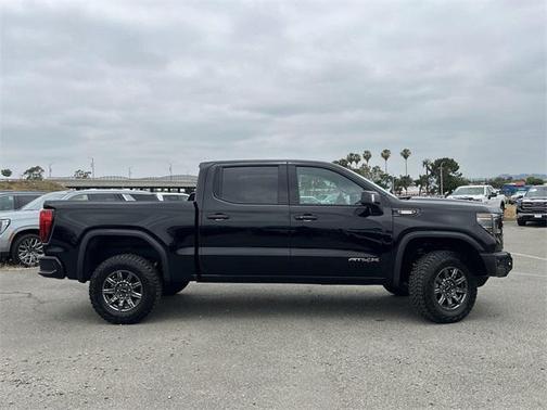 2025 GMC Sierra 1500 AT4X