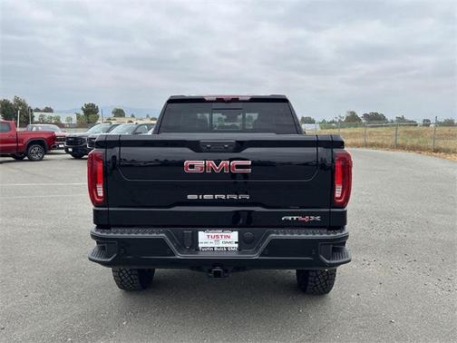 2025 GMC Sierra 1500 AT4X
