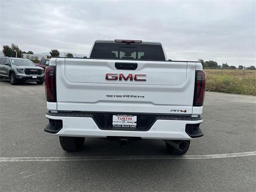 2025 GMC Sierra 2500 AT4