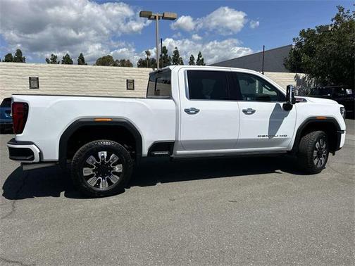 2025 GMC Sierra 2500 Denali