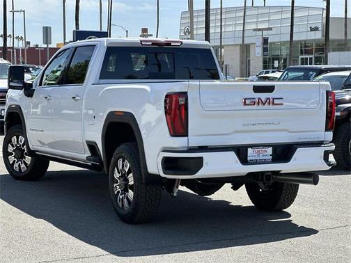 2025 GMC Sierra 2500 Denali