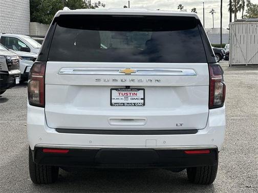 2024 Chevrolet Suburban LT