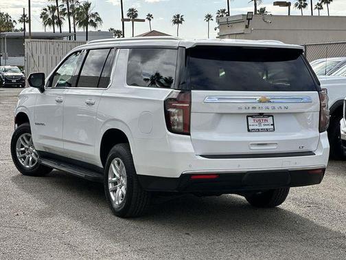 2024 Chevrolet Suburban LT