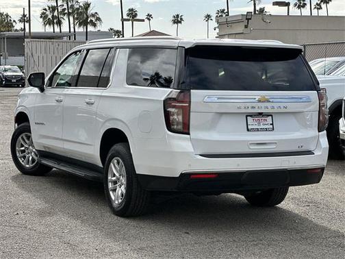 2024 Chevrolet Suburban LT