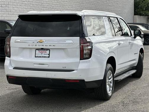 2024 Chevrolet Suburban LT