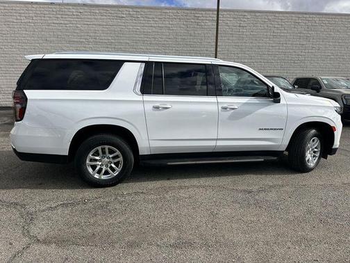 2024 Chevrolet Suburban LT