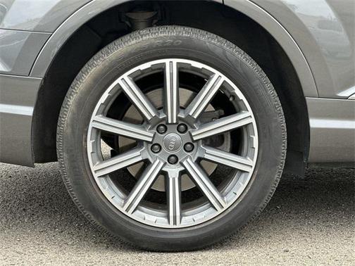 2019 Audi Q7 45 Premium Plus