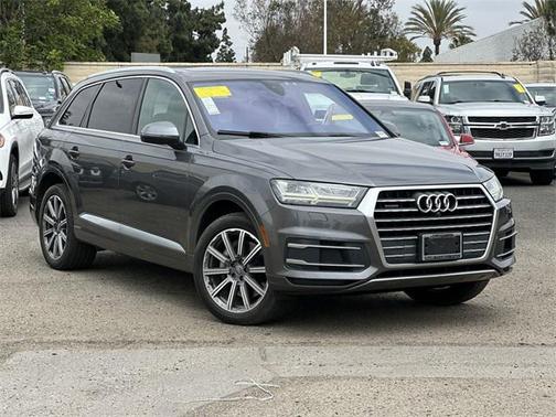 2019 Audi Q7 45 Premium Plus