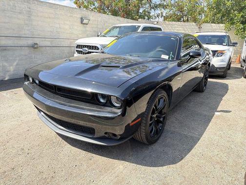 Pitch Black Clearcoat 2019 Dodge Challenger SXT