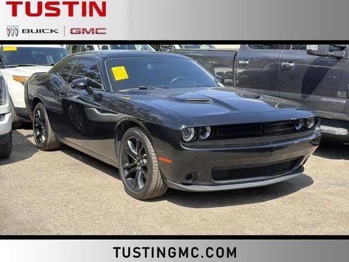 Pitch Black Clearcoat 2019 Dodge Challenger SXT