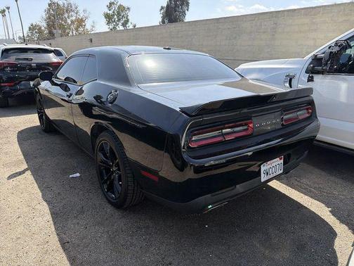 Pitch Black Clearcoat 2019 Dodge Challenger SXT