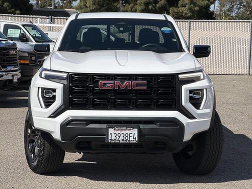 Summit White 2025 GMC Canyon Elevation