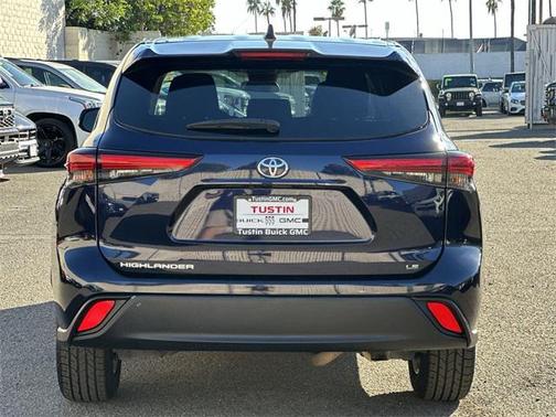 2023 Toyota Highlander LE