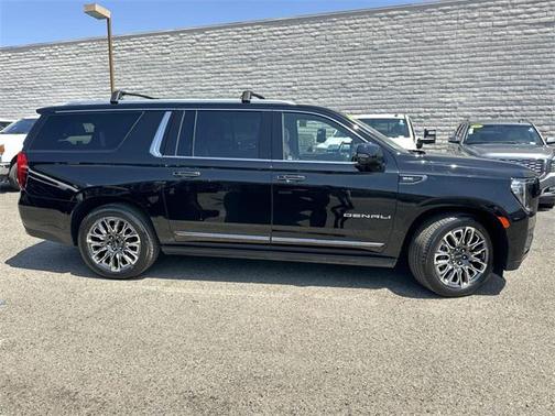 2023 GMC Yukon XL Denali Ultimate