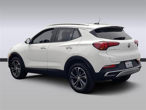 Photo 2 of 31 of 2022 Buick Encore GX Select