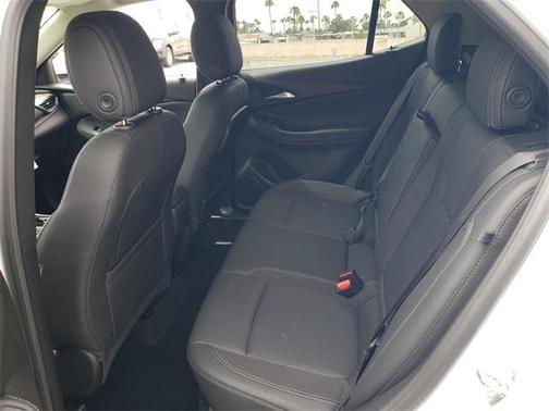 Photo 4 of 31 of 2022 Buick Encore GX Select