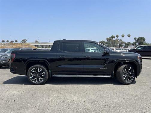 2025 GMC Sierra EV Extended Range Denali