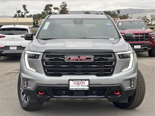 2025 GMC Acadia AWD AT4