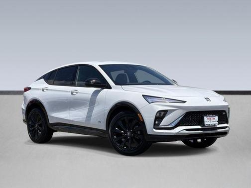 Summit White 2026 Buick Envista Sport Touring FWD