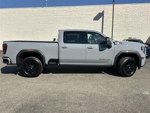2025 GMC Sierra 2500 AT4