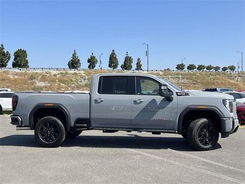 2025 GMC Sierra 2500 AT4