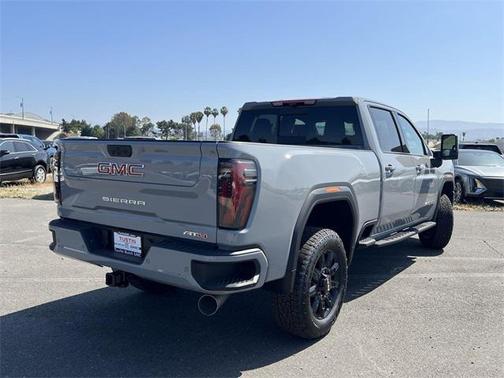 2025 GMC Sierra 2500 AT4