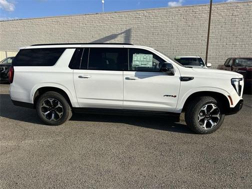 2026 GMC Yukon XL 4WD AT4