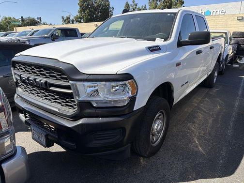 Bright White Clearcoat 2022 RAM 2500 Tradesman Crew Cab 4x2 6'4' Box