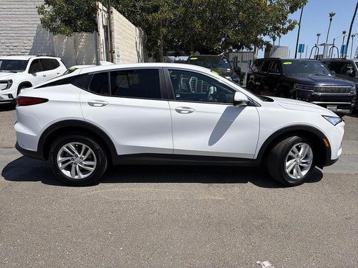 Summit White 2025 Buick Envista Preferred FWD