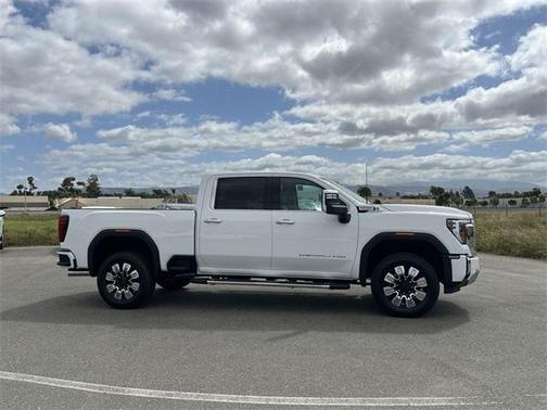 2025 GMC Sierra 2500 Denali
