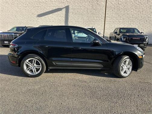 2024 Porsche Macan Base