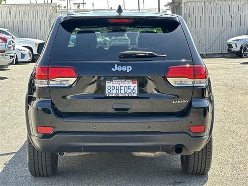 2020 Jeep Grand Cherokee Laredo
