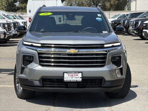Sterling Gray Metallic 2025 Chevrolet Traverse LT
